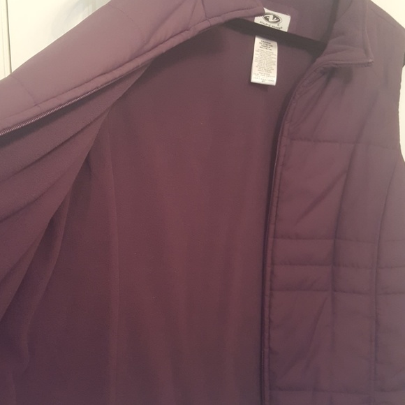 GENTLY WORN - ATHLETIC WORKS OUTDOOR VEST -  XL - Picture 3 of 8